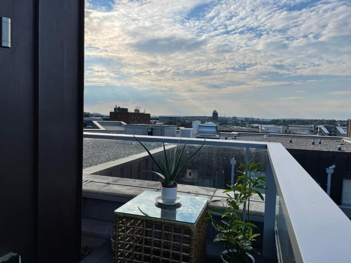 Modern & Spacious Penthouse In North London Londres Exterior foto